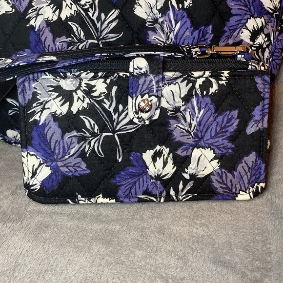 💜🖤VERA BRADLEY💜🖤Frosted Floral Triple Zip Hipster & RFID Wallet/Wristlet/NWOT - Picture 12 of 13